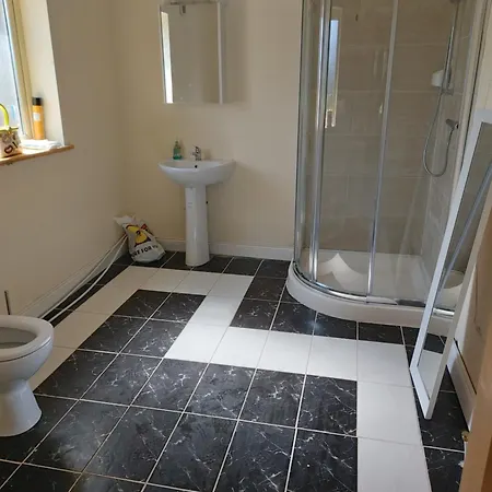 Gorteen Retreat - Spacious House With 30 Bedrooms * Rosenallis