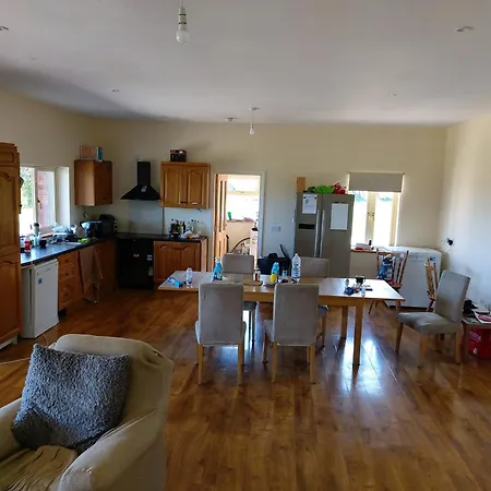 Gorteen Retreat - Spacious House With 30 Bedrooms Prázdninový dům Rosenallis
