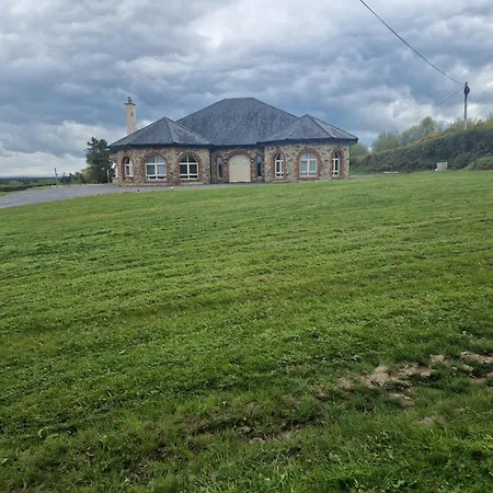 Gorteen Retreat - Spacious House With 30 Bedrooms *